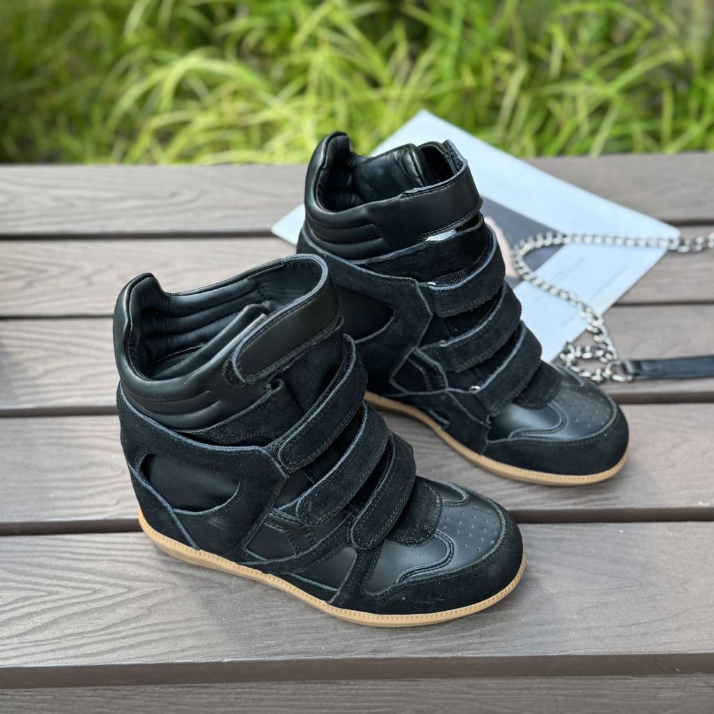 Classic Retro Women's Sports Sneakers Female Hiking Boots Versatile High-top Design Walking Shoes Student Thick Sole Ankle Boots