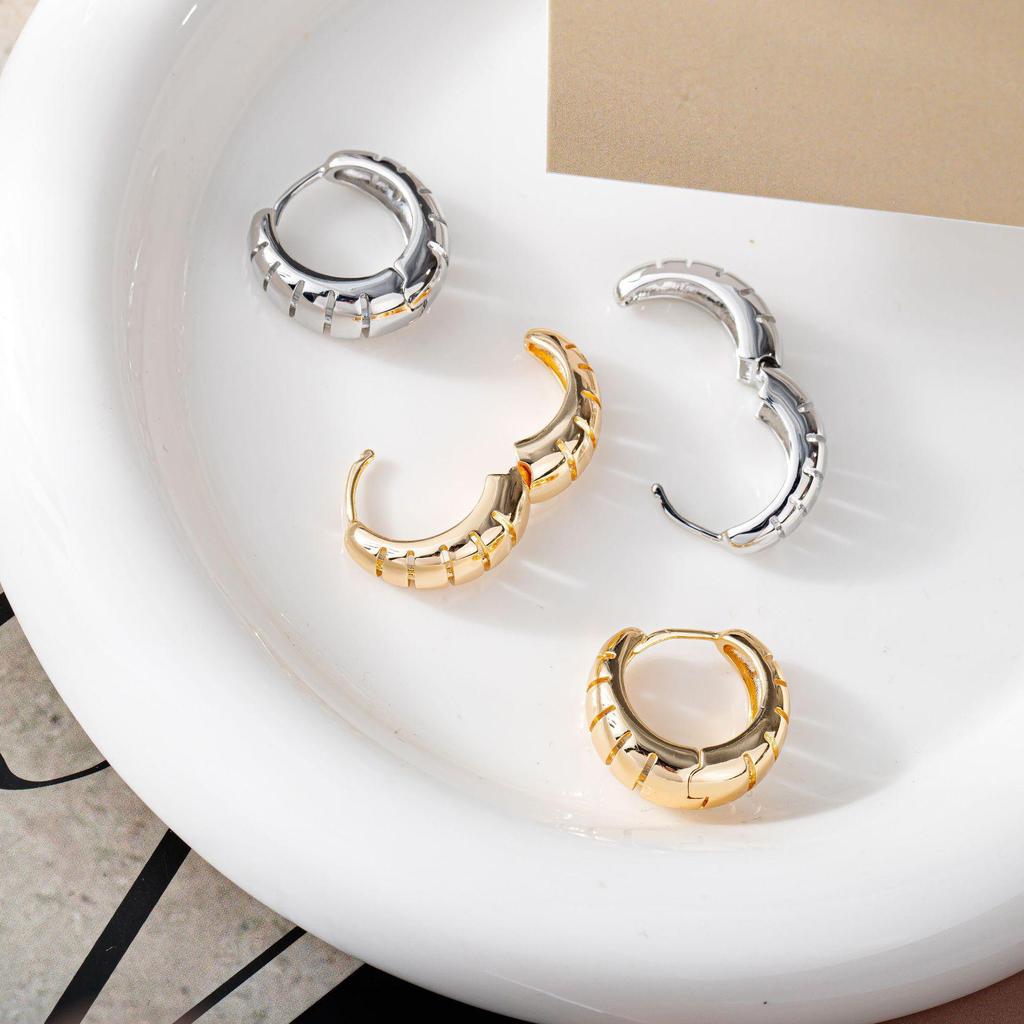 French Retro Brass-Plated Champagne Gold Water Drop Earrings