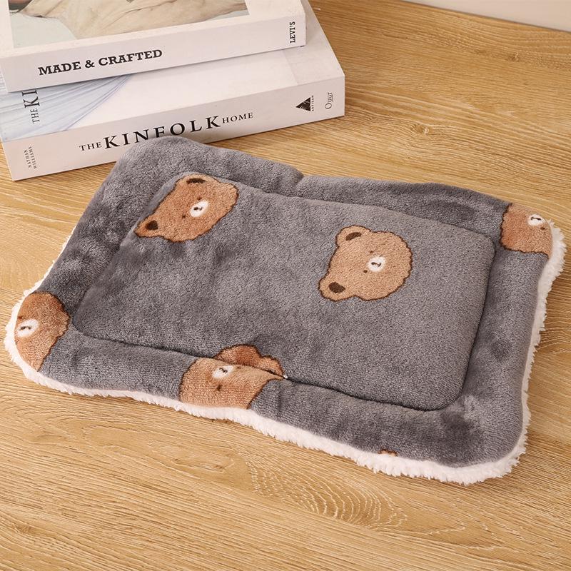 Thick Flannel Pet Mat for Rabbits, Cats & Dogs - Autumn/Winter