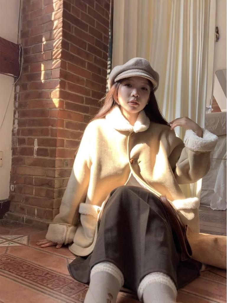 Women's Retro Faux Lamb Wool Coat - Winter Style with Plus Velvet, Thick Suede, and College-Aesthetic Fur