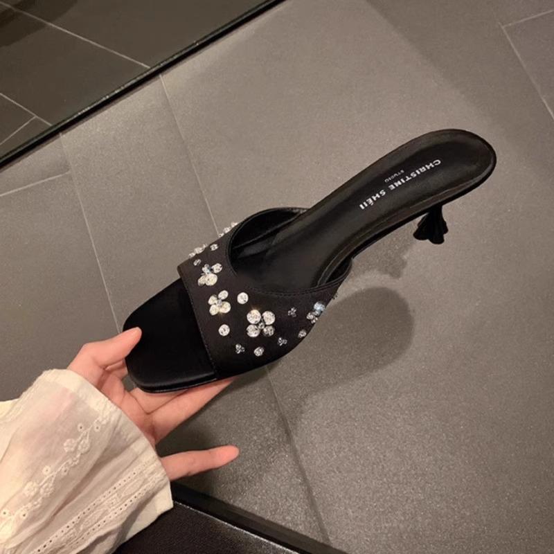 French celebrity style square head petals cool slippers women's outer wear summer 2025 new rhinestone satin kitten and slippers