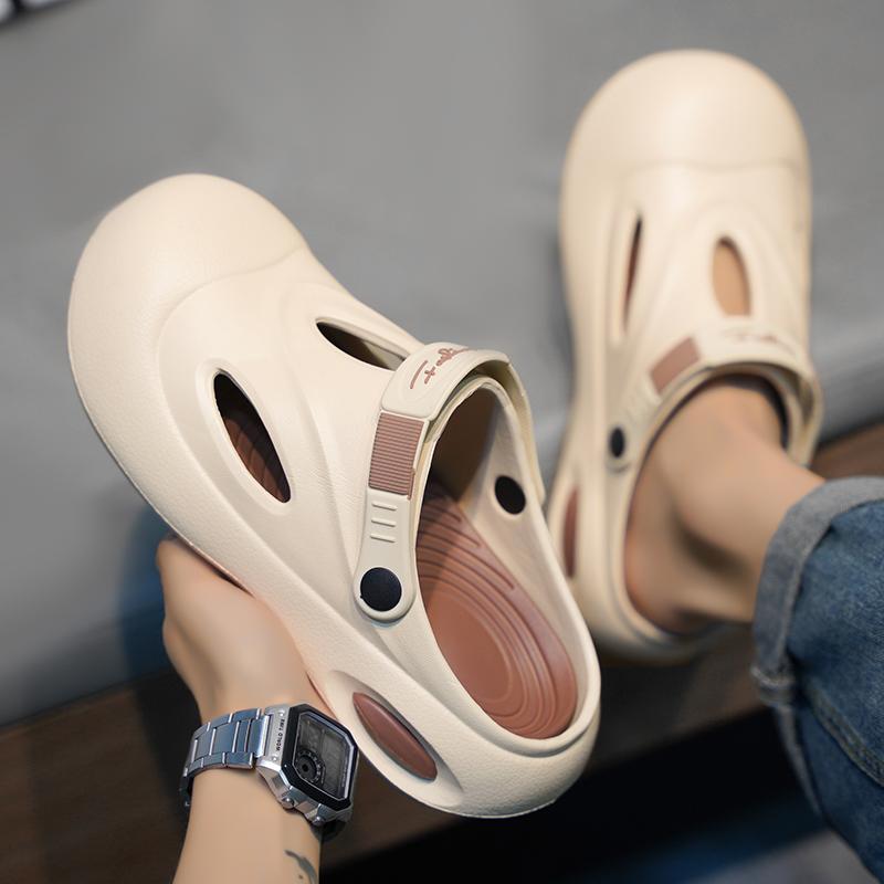 38-45 Men's Plus Size Simple and Fashionable Indoor Toe Slippers Outdoor Beach Shoes Perforated Shoes