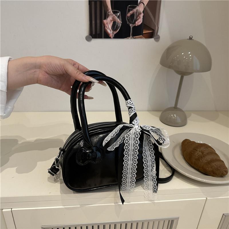

Premium bow versatile trend handbag women s new simple fashion personalized ins temperament messenger bag without silk scarf чорний