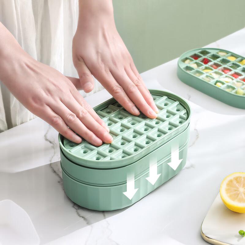 

Pabei Soft Bottom Plastic Ice Cube Mold