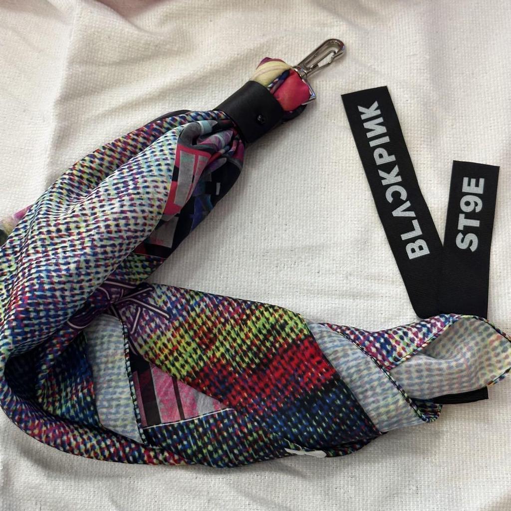 [UŻYWANY] Zestaw odzieży BLACKPINK Nie na sprzedaż