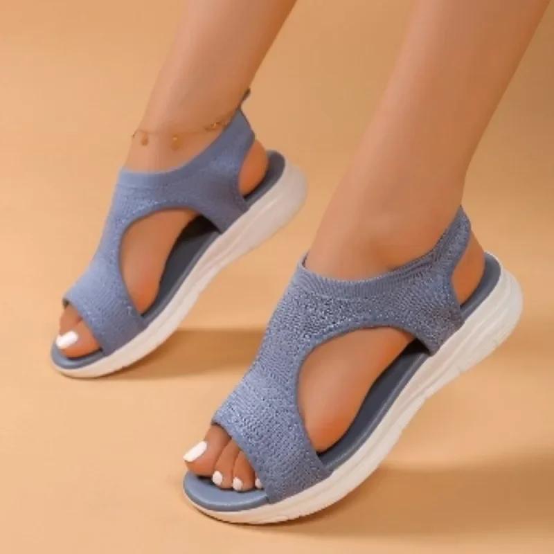 

Модная женская обувь 2025 Горячая распродажа Летние женские сандалии С ремешком на щиколотке Однотонные С открытым носком Платформа Водонепроницаемые Большой размер Повседневные сандалии Женские 43