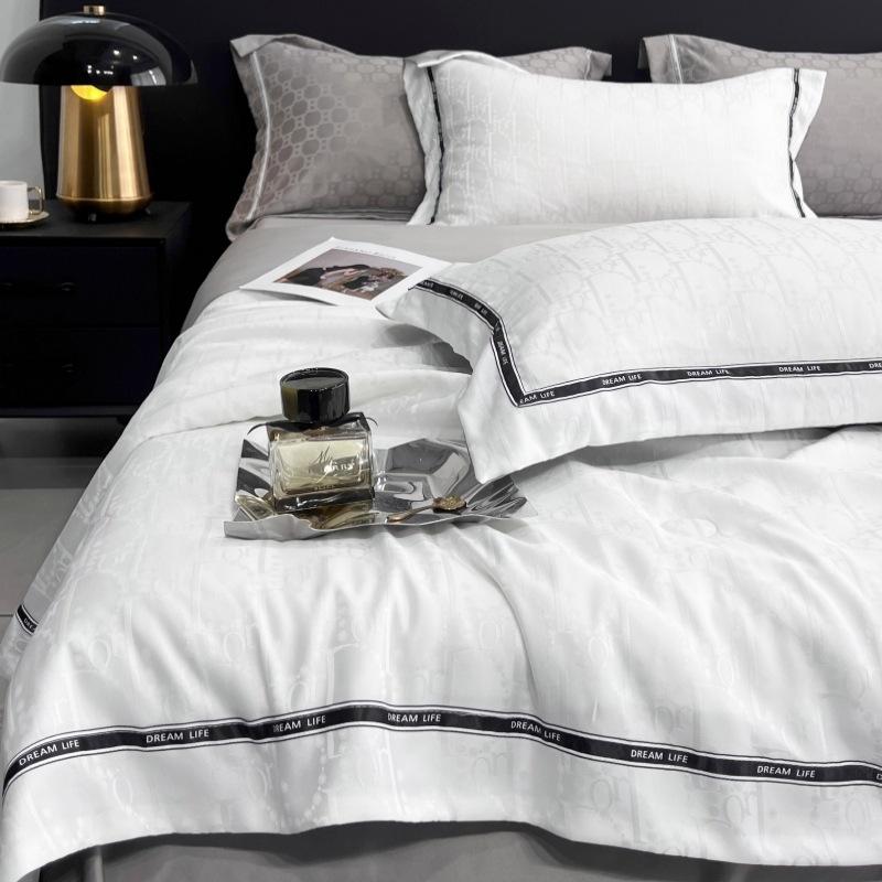 

Шелковые одеяла, пригодные для машинной стирки летом, тонкие одеяла с двухсторонним ледяным шелком, одеяла с кондиционером 150X200cm (summer quilt + pillowcase + bed sheet)