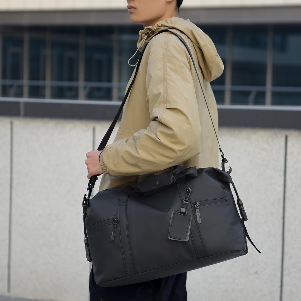 Travel Bag Large Capacity Men's Business Trip Travel Handbag One Shoulder Dry and Wet Luggage Bag Separation Fitness Travel Bag Short