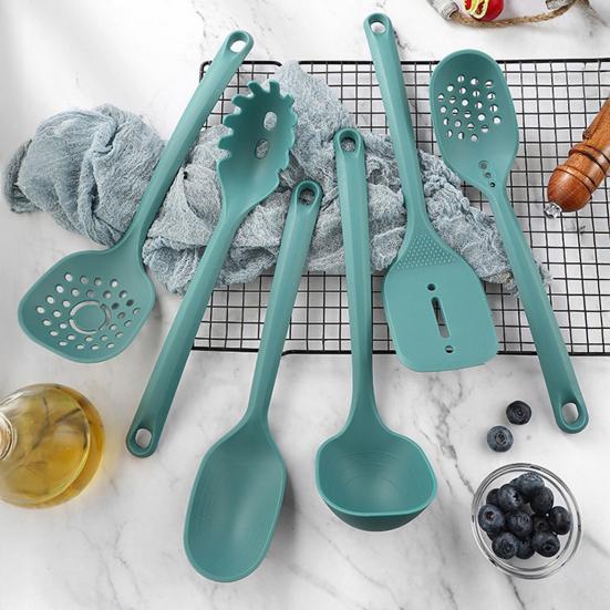 Nylonová sada kuchyňského náčiní Odolná vůči teplu Servírovací lžíce na těstoviny Lžíce a naběračka na hlubokou polévku Bez BPA Potravinářské kuchyňské náčiní s otvory pro zavěšení