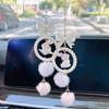 Auto Rückspiegel Ornament Niedliche Faux Perle Schleife Pompon Autoanhänger Sicheres Fahren Zubehör Geschenk für Fahrer