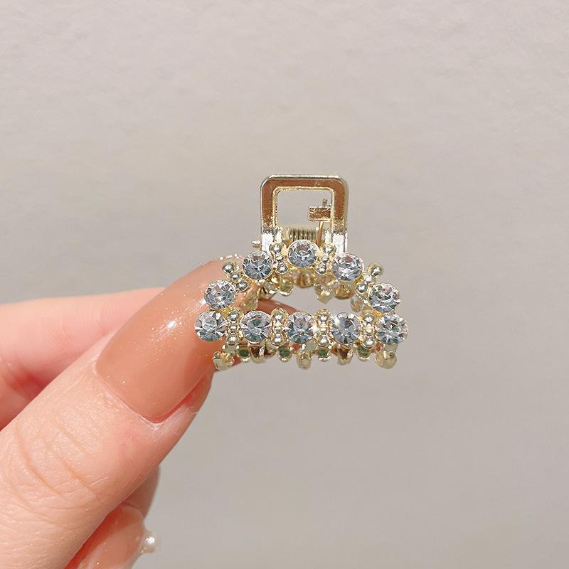 

Мини-жемчужный коготь для женщин и девочек, ретро-цветочный зажим для волос в виде краба, маленькие заколки для волос, аксессуары для волос в виде краба для девочек