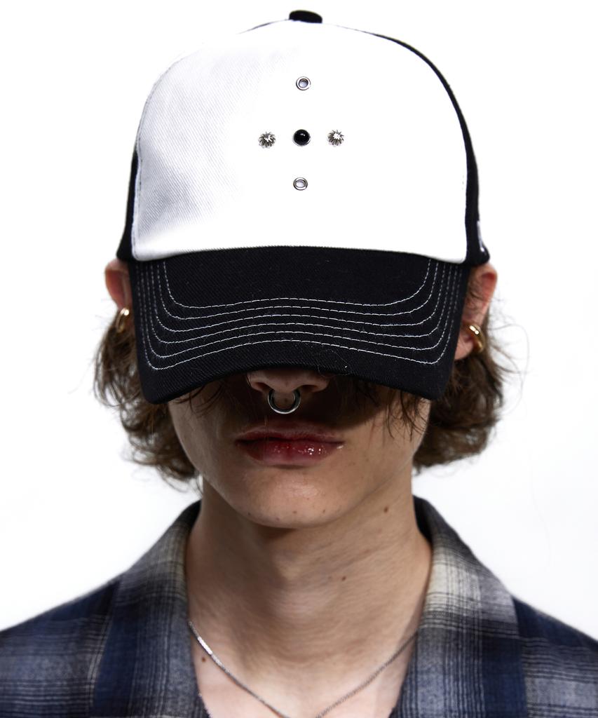 Aleseueseussi Western Rivet Ball Cap - White/Black