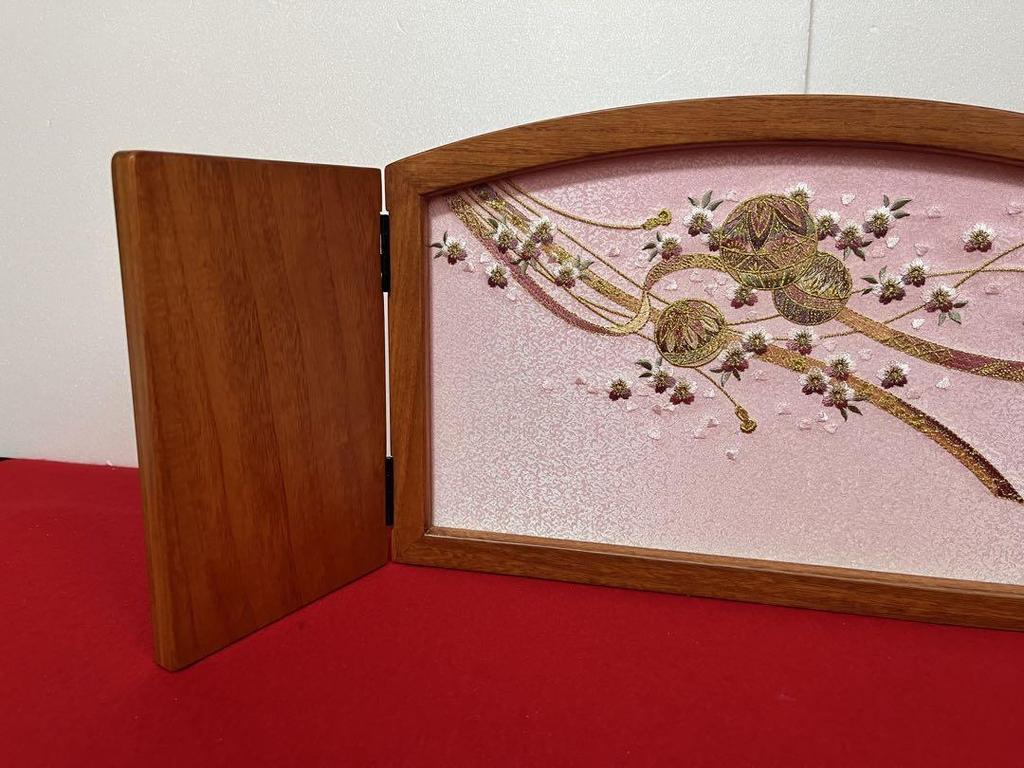 [USED] 24.5cm tall R-shaped three-fold folding screen with ball and cherry blossom pattern
