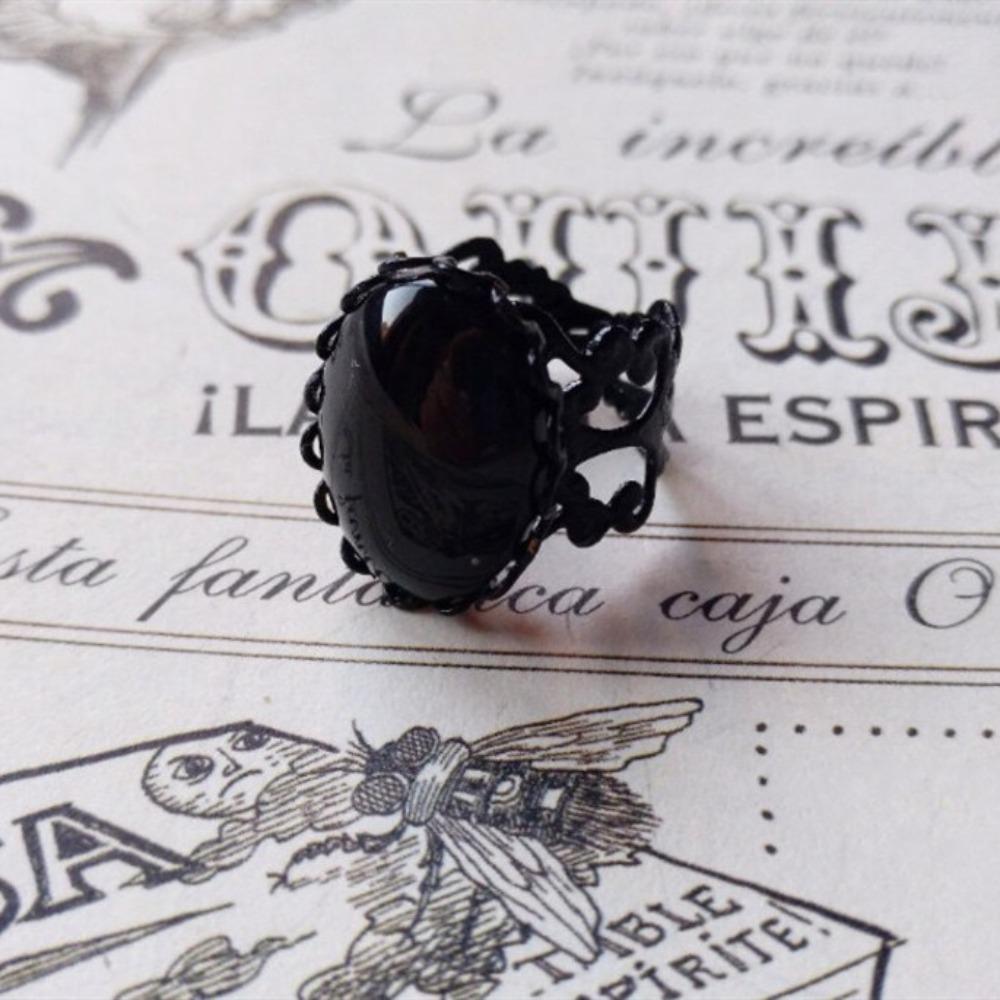 Gothic Black Hollow Out Metal Red Black Glass Crystal Adjustable Opening Wide Rings for Women Men Retro Finger Jewelry Accessory