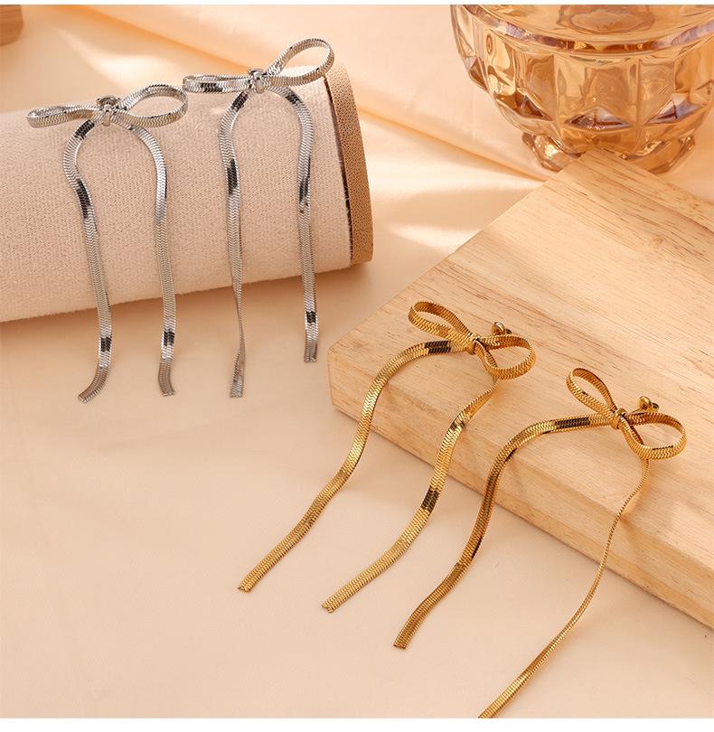 Trendy Bow Earrings & Jewelry Set: Niche Metal Design