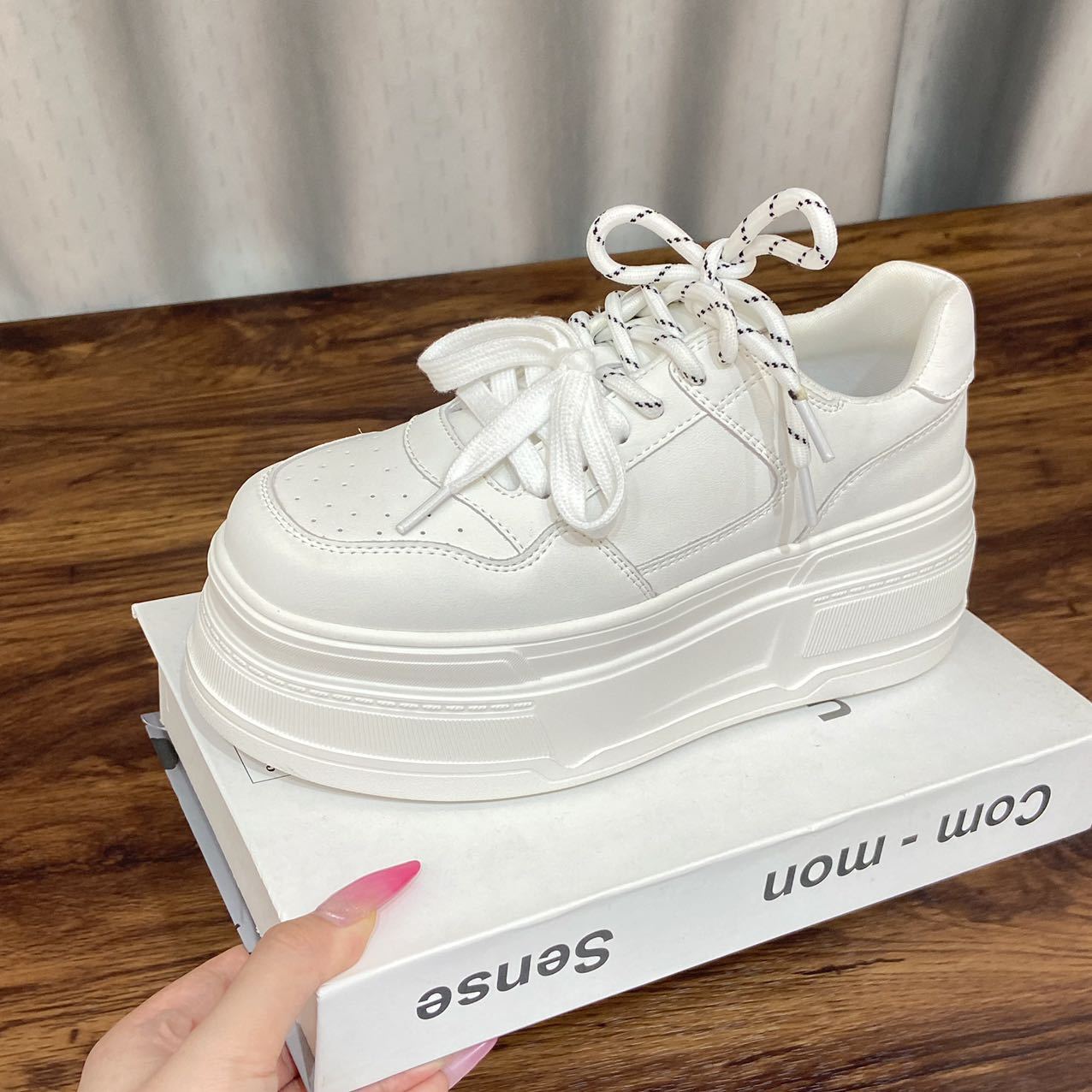 

New platform white shoes women s versatile round head small 7cm height increase breathable casual sports board shoes 40