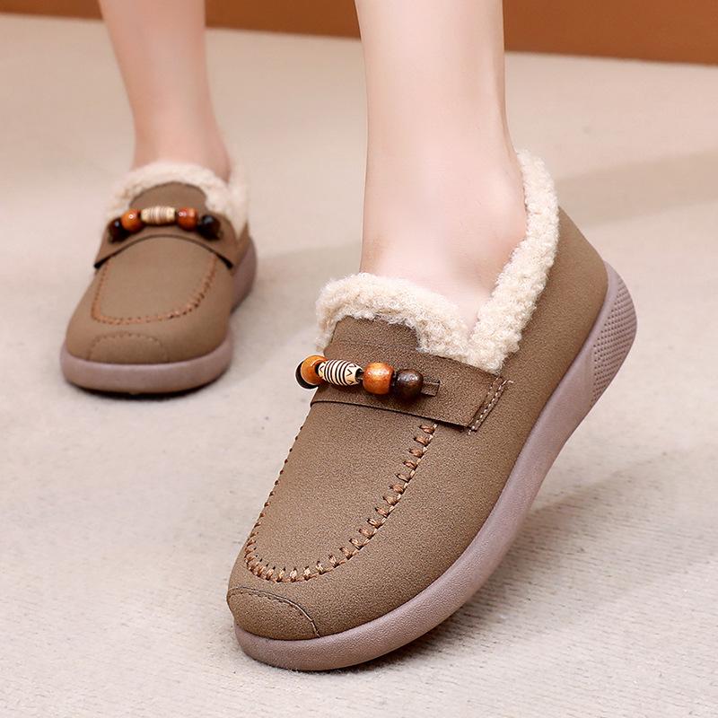 Women's Winter Warm Platform Moccasins Faux Suede Loafers with Fuzzy Plush Lined Non Slip House Shoes Indoor Outdoor Faux Fur Walking Shoes for Women