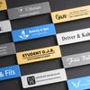 70x20MM Anstecknadeln Pin Personalisiert Kostenlos Anpassbar Gravierter Text Logo Business-Namensschild Stahl Metallanhänger Personalisierte Namensschilder