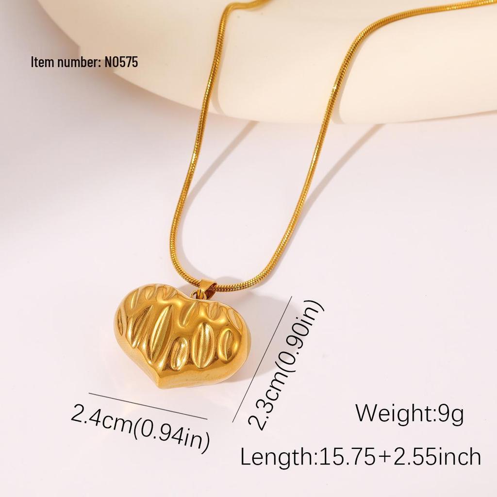 Minimalist Stainless Steel Necklace – Unisex Heart Pendant with Peach Texture On Titanium Steel Clavicle Chain