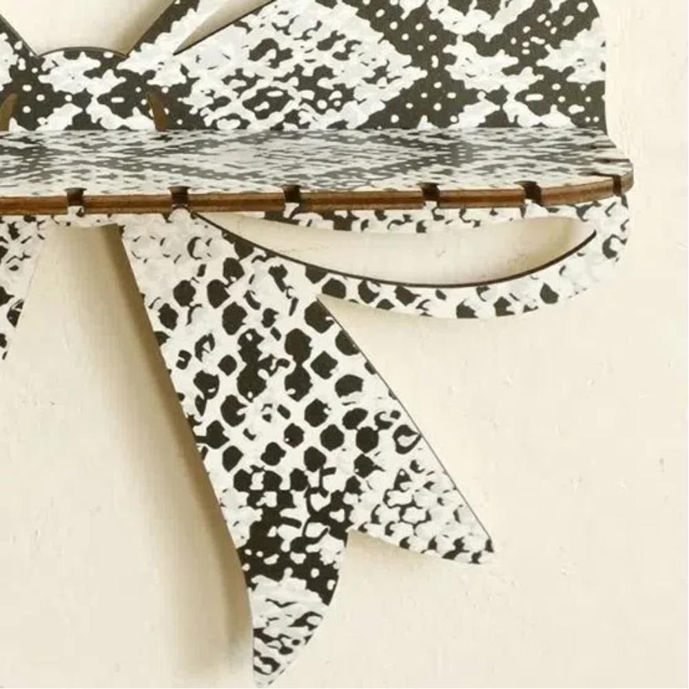 Snake Patterned Hanging Decoration Rack Wooden Wall Display Stand  Home Decoration