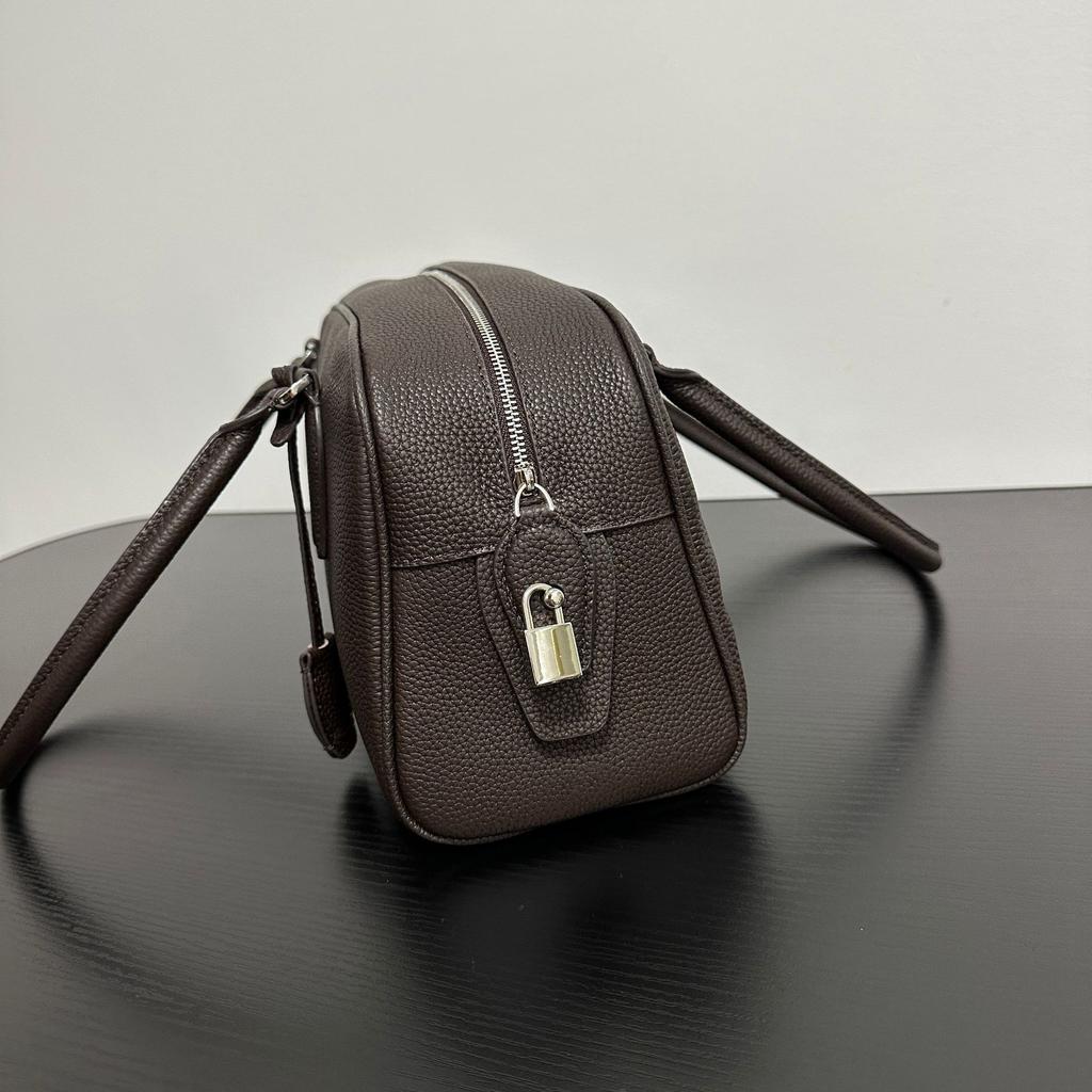 New top-layer cowhide underarm pillow bag one-shoulder casual zipper bowling women's bag old money style minimalist bag