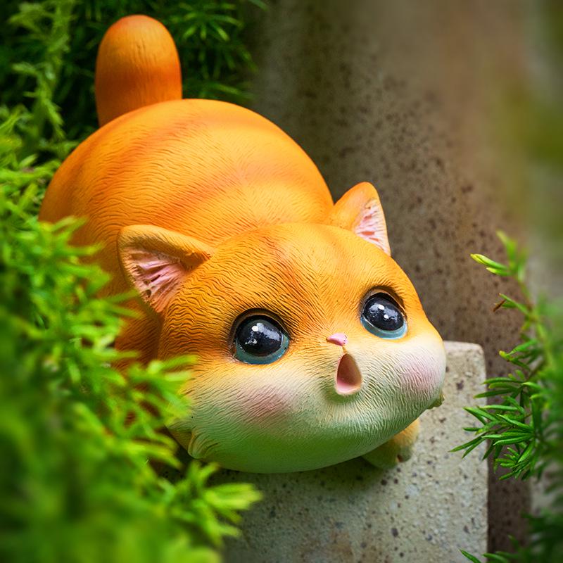 Whimsical Cat Fish Tank Hanging Flower Pot Ornament for Garden Decor