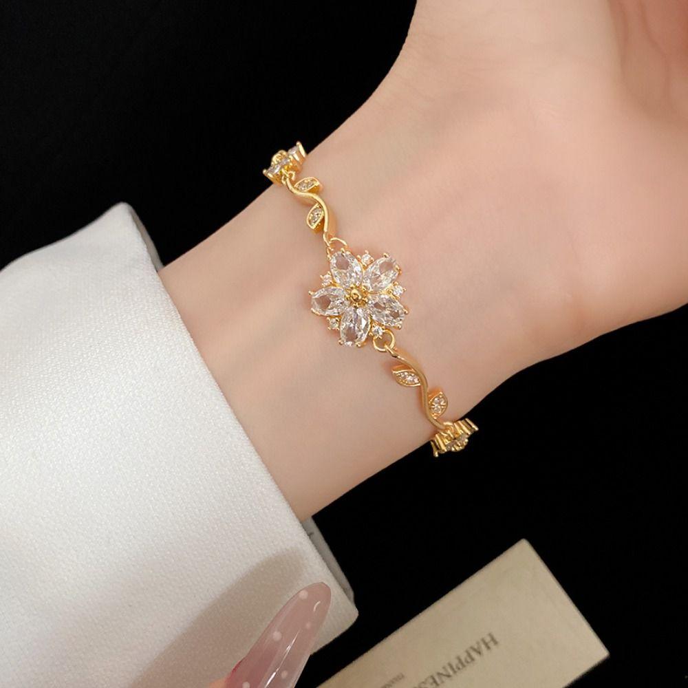 Luxury Zircon Flower Bracelet Fashion Shiny Rhinestone Bangle Elegant Elegance Bracelet  For Women