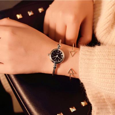 Good Stainless Steel Ladies Retro Women Quartz Watches Popular Wristwatches Hot Sale Fashion Bangle Ulzzang Clock Bracelet High Quality Luxury
