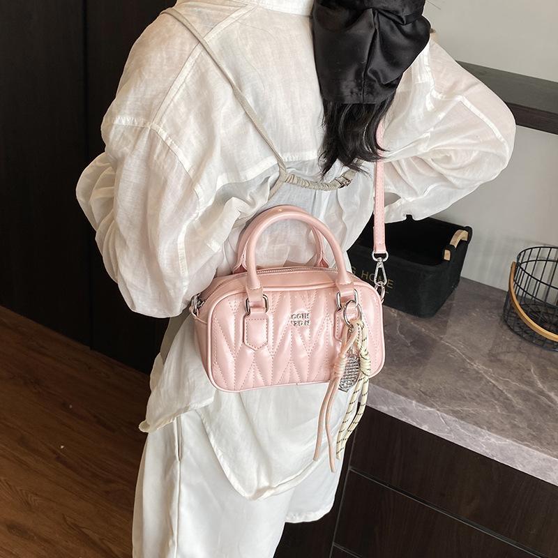 

Niche popular portable pillow bag women s spring and summer new messenger bag fashion versatile shoulder bag women