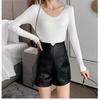 Damen Sexy Mini PU-Leder Shorts Schlankmachende Reine Begierde Hose Mode Vielseitig Street Style Bodycon Heiß Hosen Mini Shorts