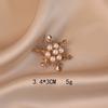 Snowflake Suit Brooch Accessories, Elegant Collar Pin, Anti-glare Brooch, High-end and Light Luxury Coat, Pearl Pin
