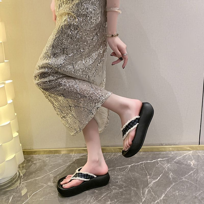 Casual beach slippers fashionable versatile thick bottom heightening flip-flops women's 2025 summer and autumn new toe cool slippers