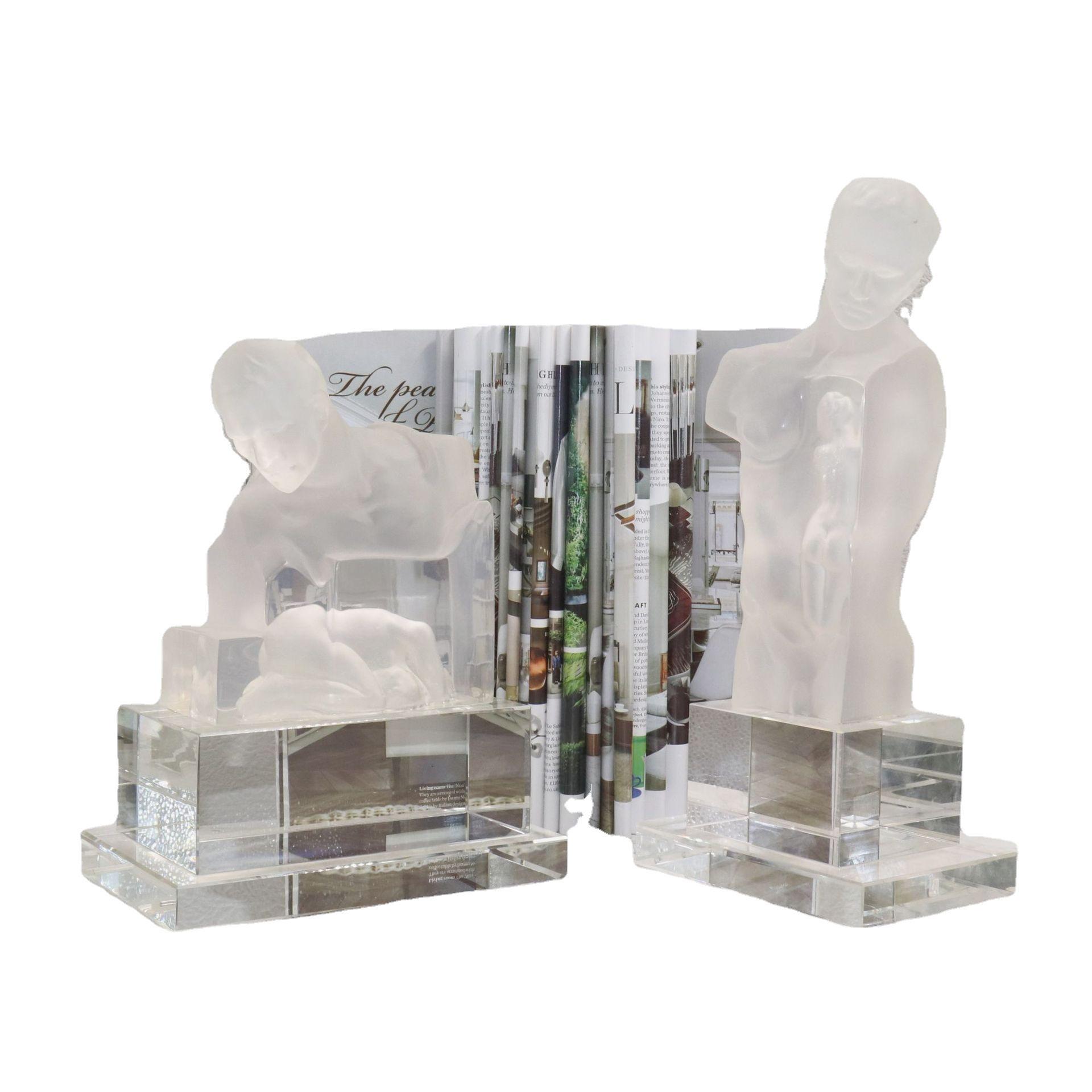 

Modern Transparent Crystal Sculpture: Light Luxury Art Decoration for Exhibitions and Sales Offices High