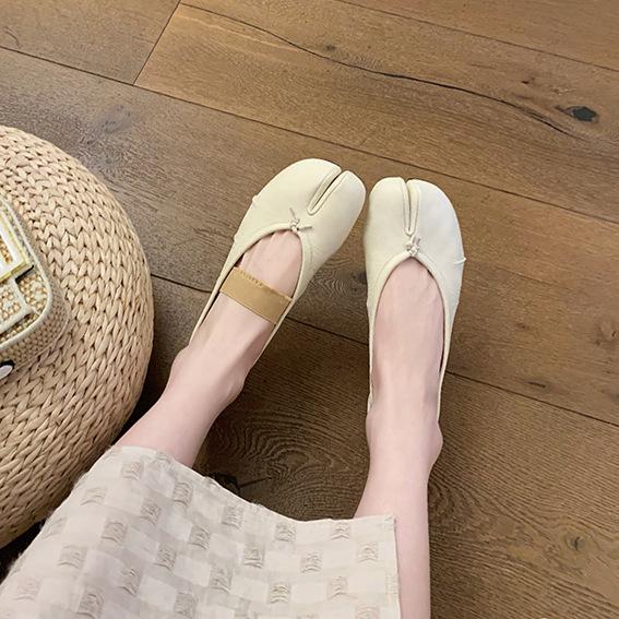 Sheepskin version~ Beautiful one-word leather split-toed shoes women's spring soft-soled ballet shoes small heels Mary Jane single shoes