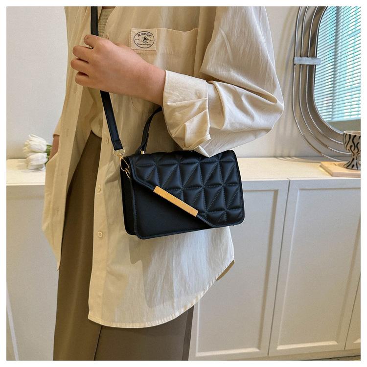 Women's Faux Leather Quilted Stitching Small Square Bag Fashion Magnetic Closure Shoulder Crossbody Purse