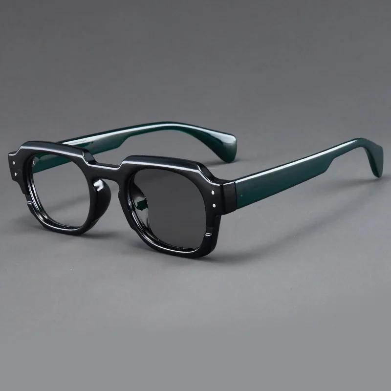 Photochromic Reading Glasses Stylish Oversized Frames Grey-Tinted Presbyopia Glasses Trendy Eye Protection For Men And Women