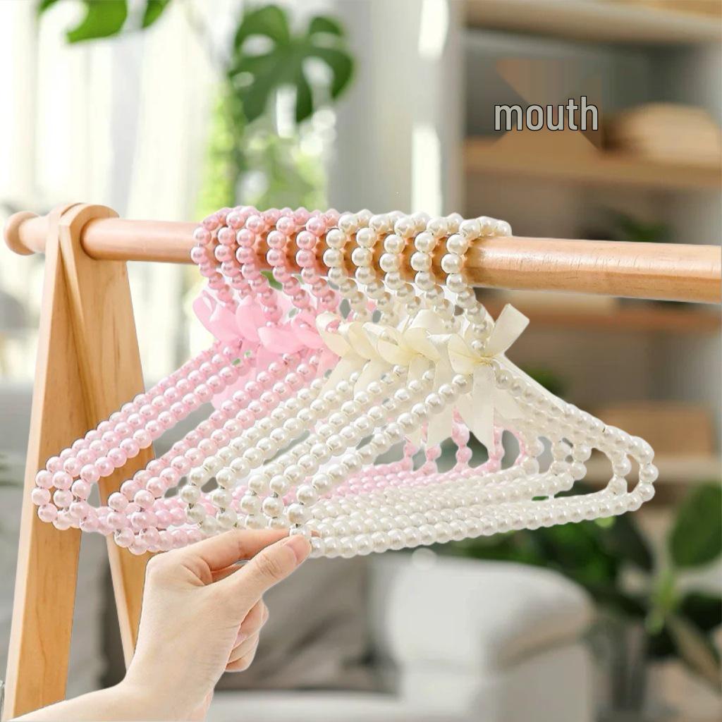 Pearl Hanger: Chic Clothing Display for Fashionable Stores