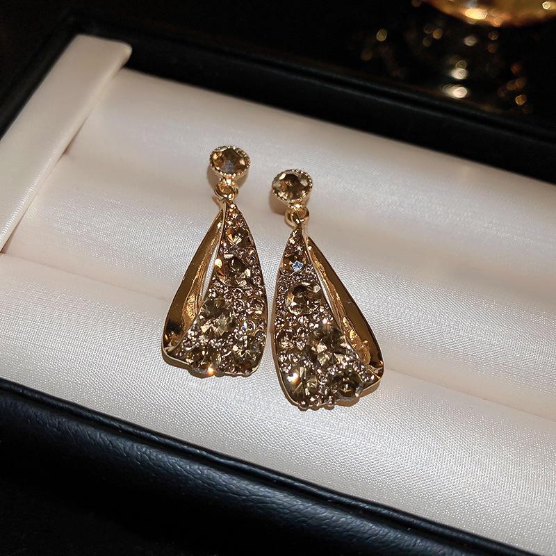 Maillard leichter Luxus Diamant-besetzte Wassertropfen Hohl-Silbernadel Ohrringe Retro Geometrische Ohrringe