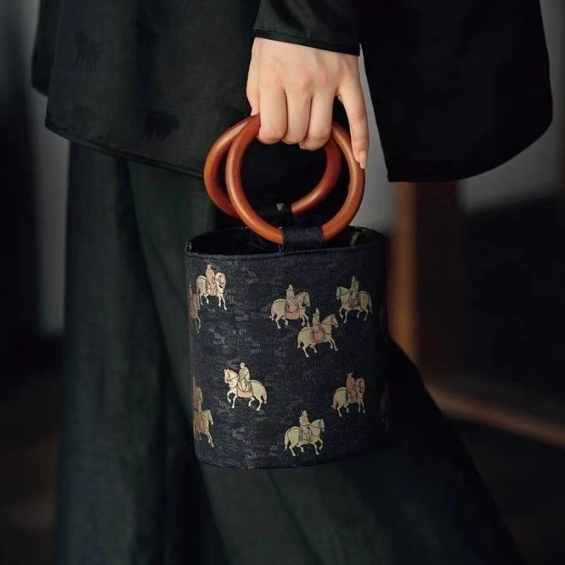 Ethnic style round ring wooden handle Song Jin Tang Matu retro fortune bucket bag cylinder bag autumn and winter Chinese style