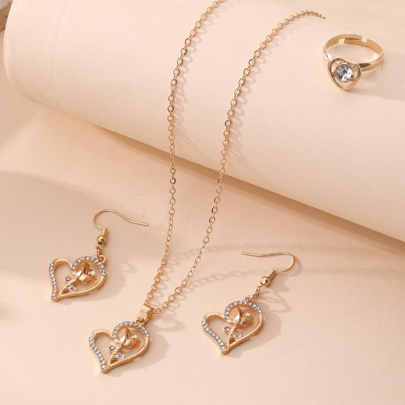 Leichter Luxus Herz Rose Schmuckset Diamantbesetzte Halskette Ohrringe Ring Dreiteiliges Set Für Europäische Amerikanische Frauen Täglich Party Hochzeit Dating