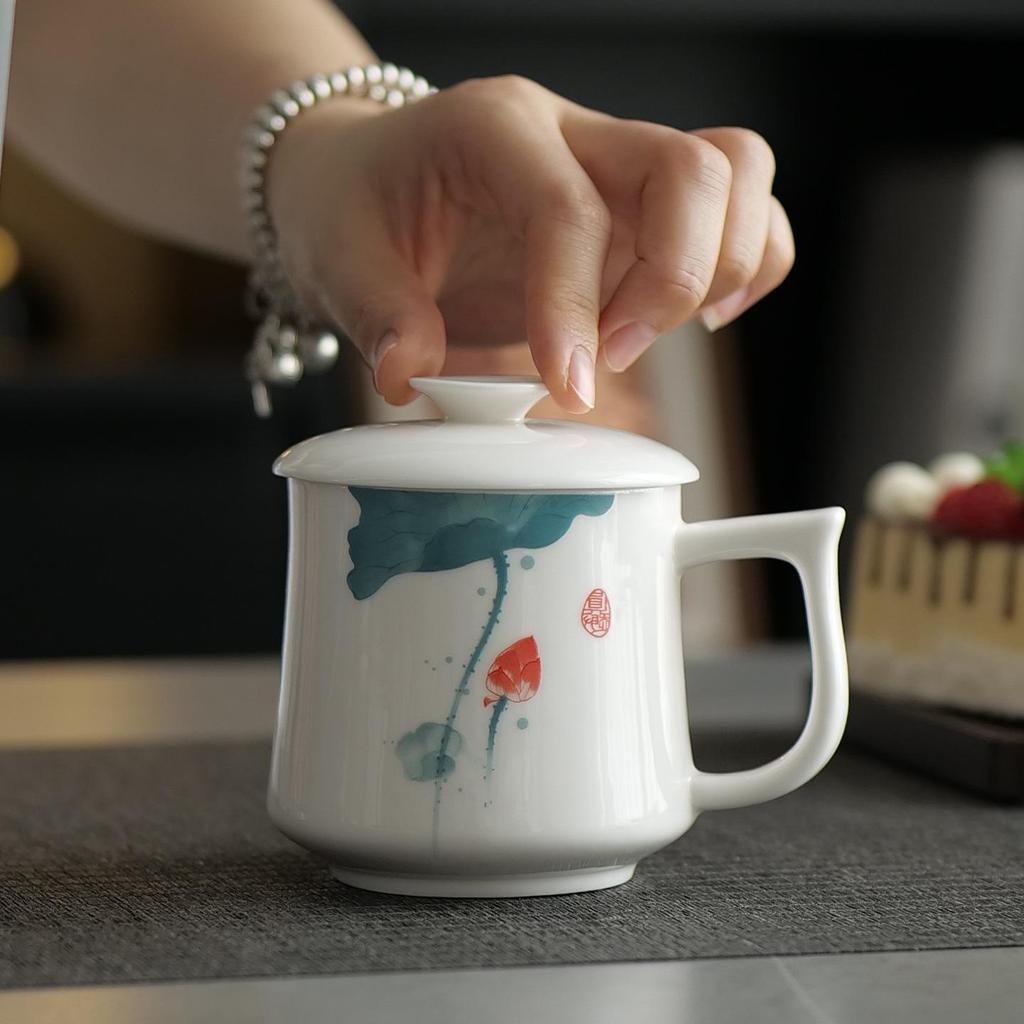 Jade Conference Sheep Fat Porcelain Tea Cup with Lid – White Ceramic Mug for Home and Office, Ideal Gift
