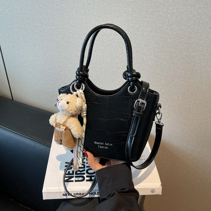 2025 Summer New Niche Design Bucket Bag Fashion Trend Simple Women's Personality Shoulder Messenger Bag