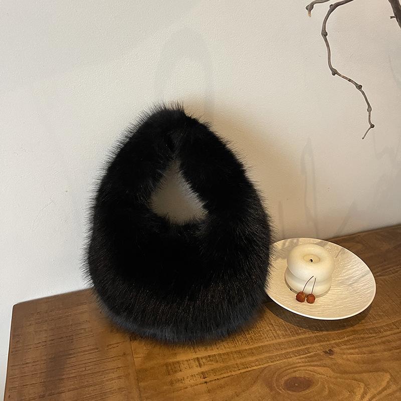 

Outer single plush bag women s autumn and winter versatile dumpling bag new high-end simple fluffy handbag чёрный