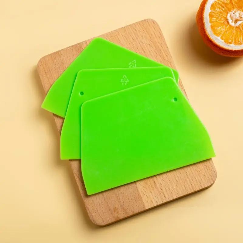 Green Trapezoidal Plastic Dough Scraper Cake Cream Vermicelli Cold Rice Noodles Household Kitchen Baking Thickened Scraper