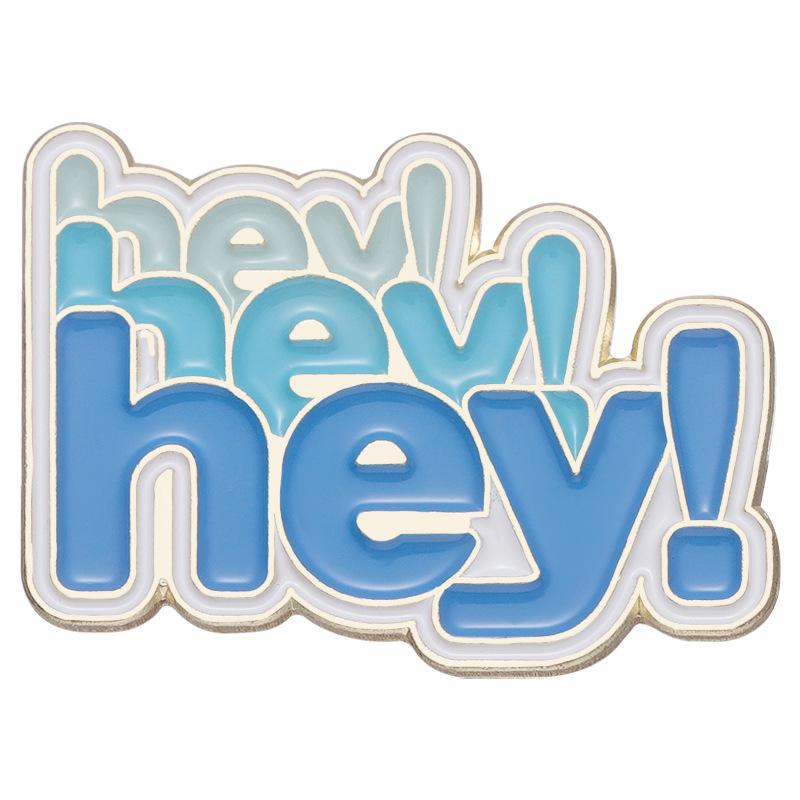 Colorful Chic Personalized Alphabet Pins Heart Shaped Alloy Brooches For Decoration