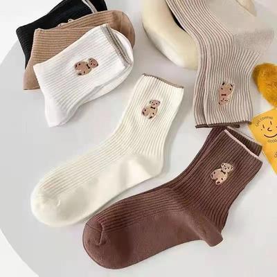 Damen Frühling und Herbst Lieblich Süße Cartoon Bär Atmungsaktiv Schweißabsorbierend Röhren Baumwollsocken