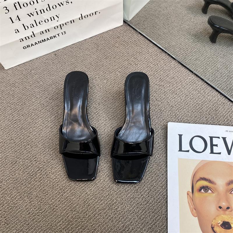 

Silver cool slippers summer wear 2025 new square head one-word high-heeled slippers fashion medium heel thick heel sandals women 39