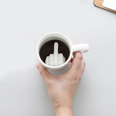 Menj a fenébe Középső ujj Bögre Újdonság Középső ujj Kerámia Kávésbögre 300ml Vicces Bögre Születésnapi Tréfa Ajándék Barátoknak Családnak