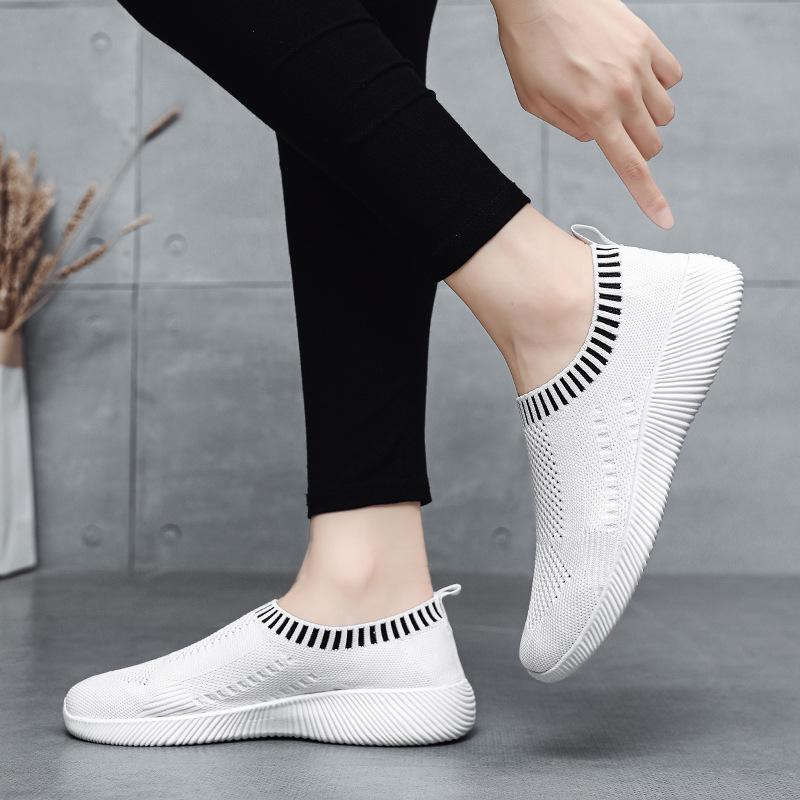 Comfortable Slip-On Soft Sole Women's Shoes - Large Size, Ultra-Light Flying Weave Design for Middle-Aged and Elderly, Spring/Summer 2025