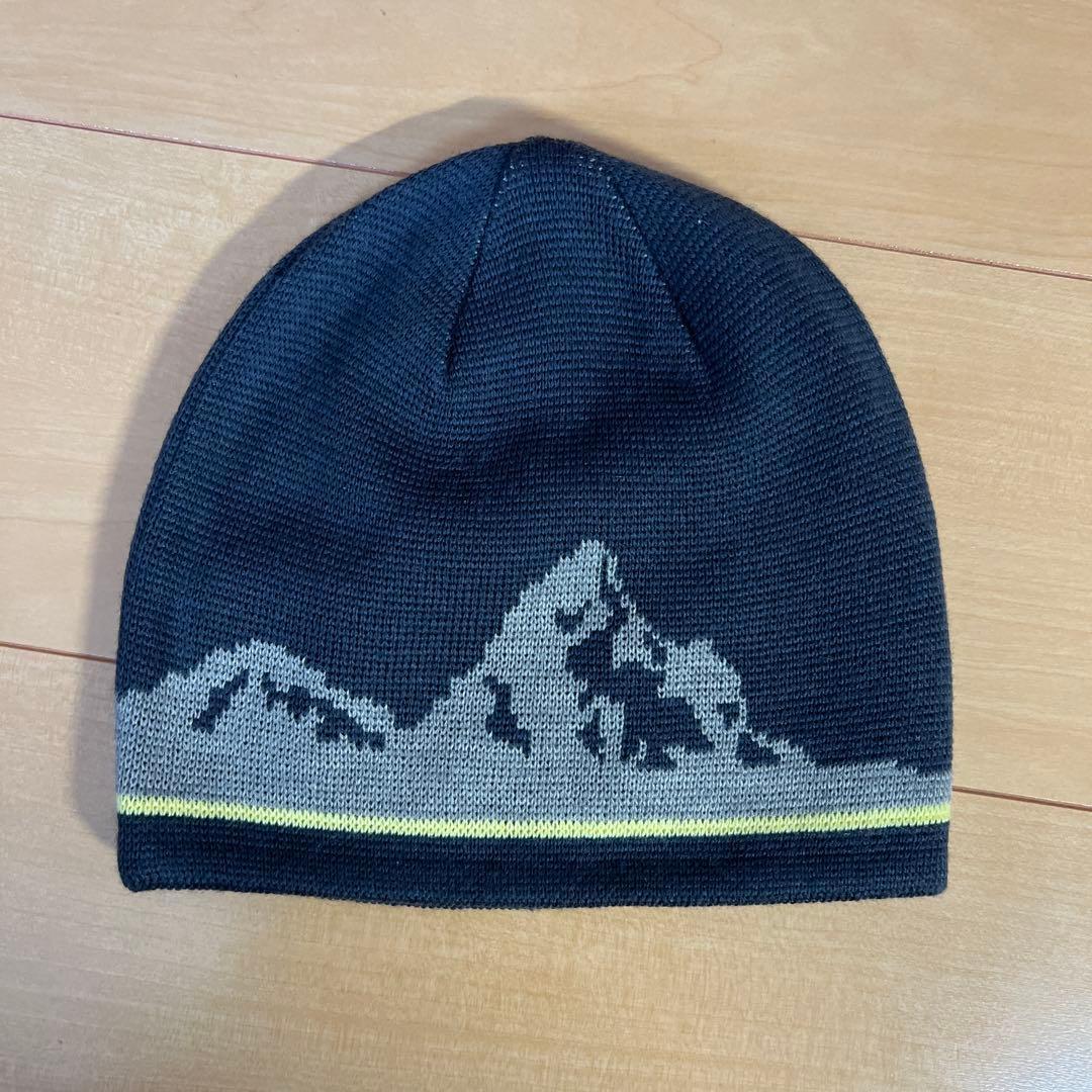 Used Navy knit cap mountain design